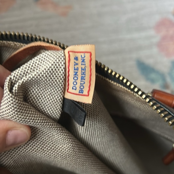 Dooney & Bourke Teardrop Hobo - Picture 5 of 8